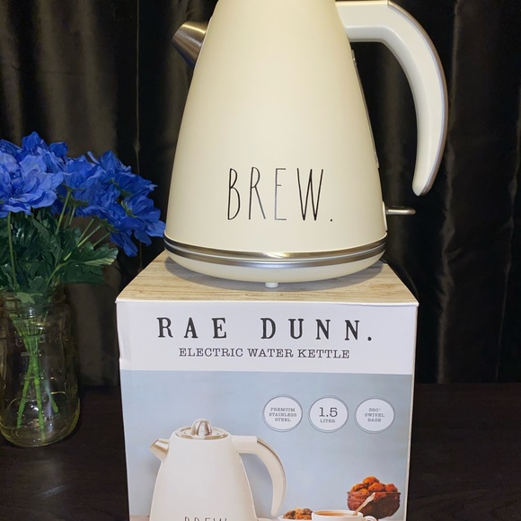Rae Dunn Toaster and Kettle set - Picture 5 of 12